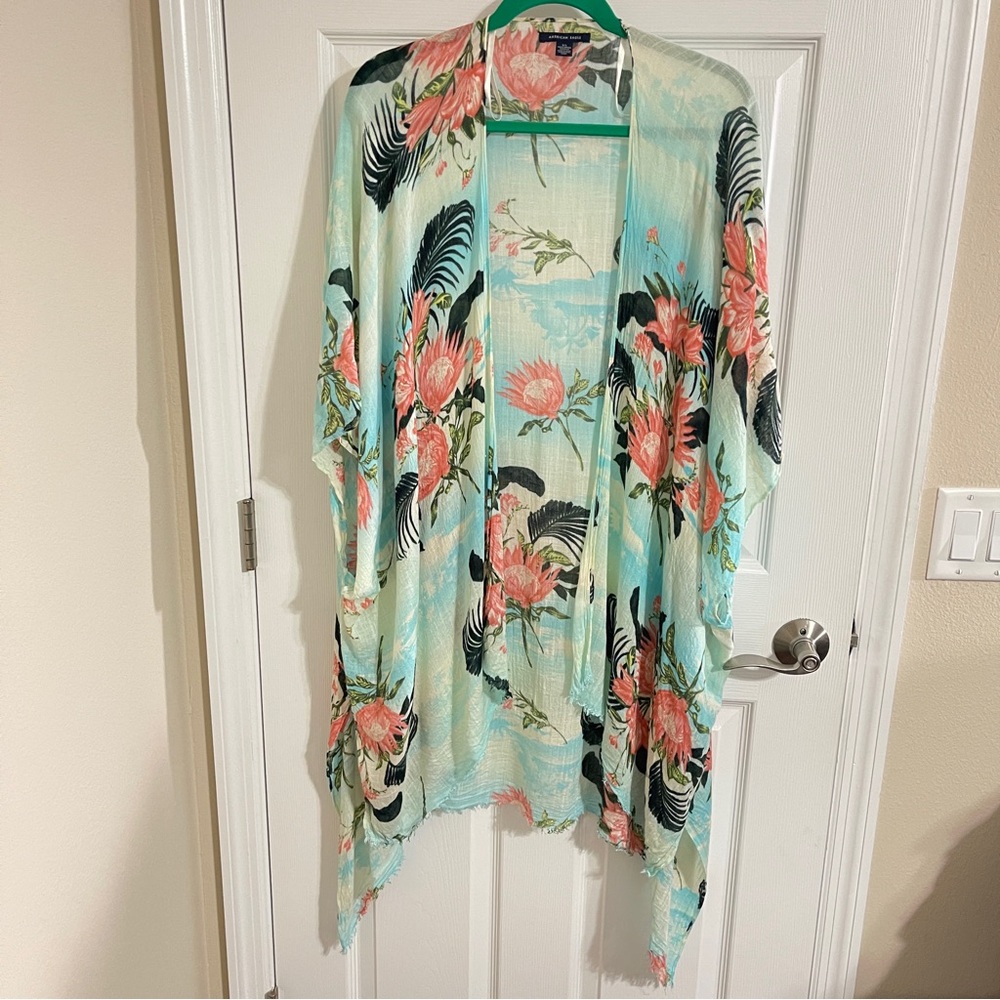 American Eagle Outfitters Floral Kimono with Pink and Green Accents